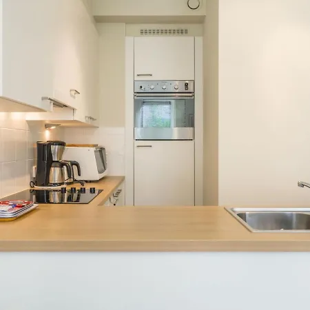 Spacious With Terrace Апартаменты