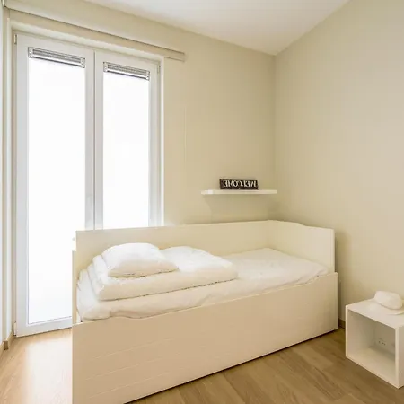 Spacious With Terrace Apartment *