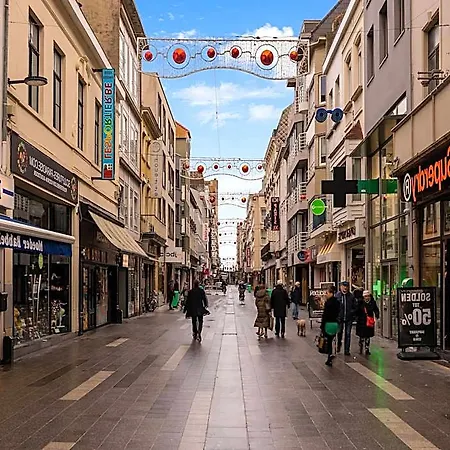 Spacious With Terrace Апартаменты